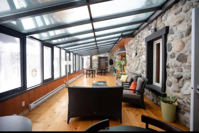 Condo Hotel Au Pied Du Mont Orford 외부 사진