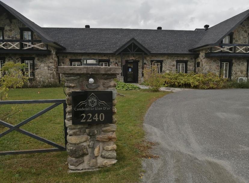 Condo Hotel Au Pied Du Mont Orford 외부 사진