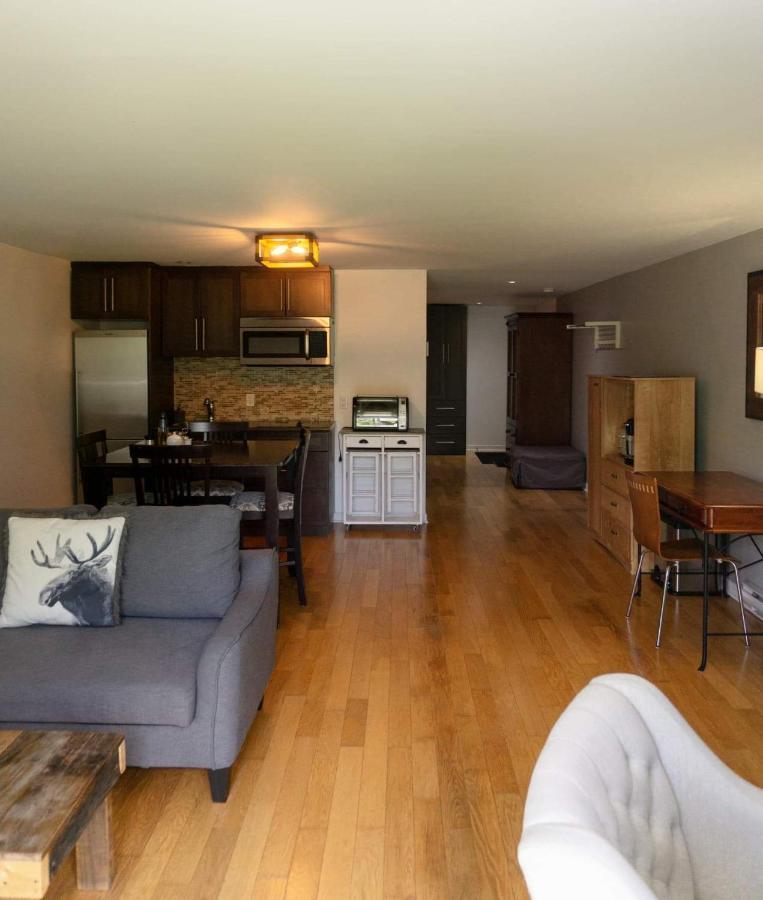 Condo Hotel Au Pied Du Mont Orford 외부 사진