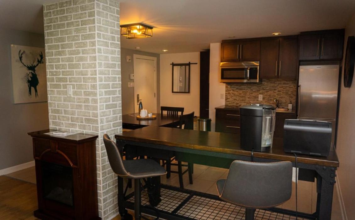 Condo Hotel Au Pied Du Mont Orford 외부 사진