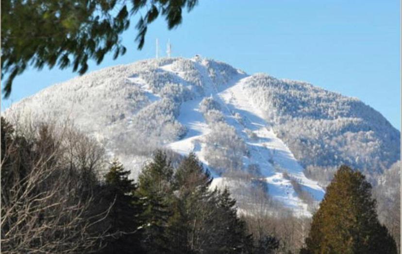 Condo Hotel Au Pied Du Mont Orford 외부 사진